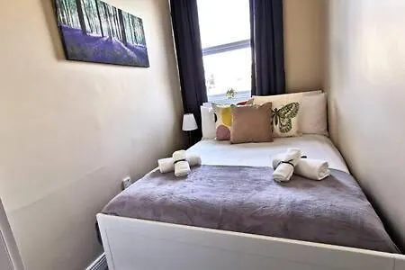 Cosy Near Oconnell St Reliable Fast Wifi Апартаменты *