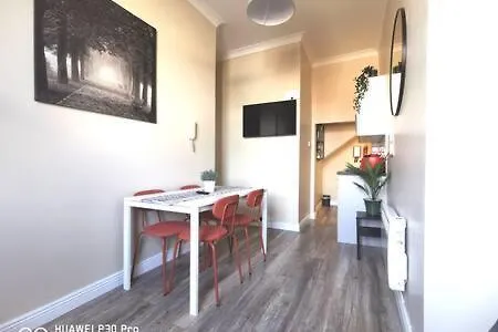 Cosy Near Oconnell St Reliable Fast Wifi